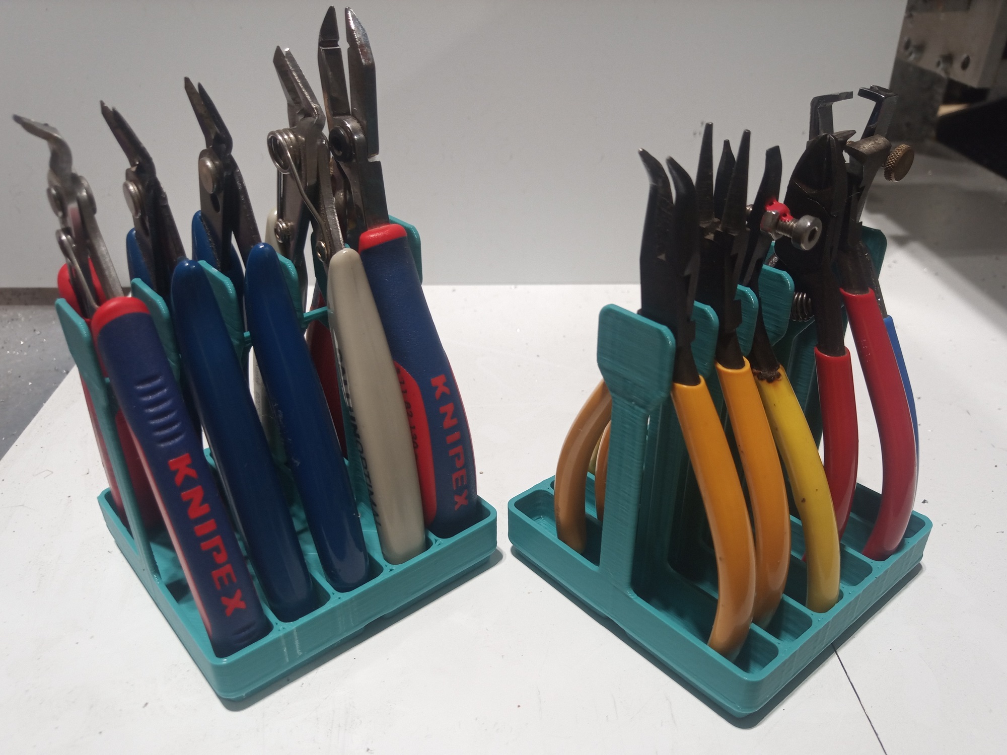 Gridfinity Nippers Pliers Strippers Rack 2x2