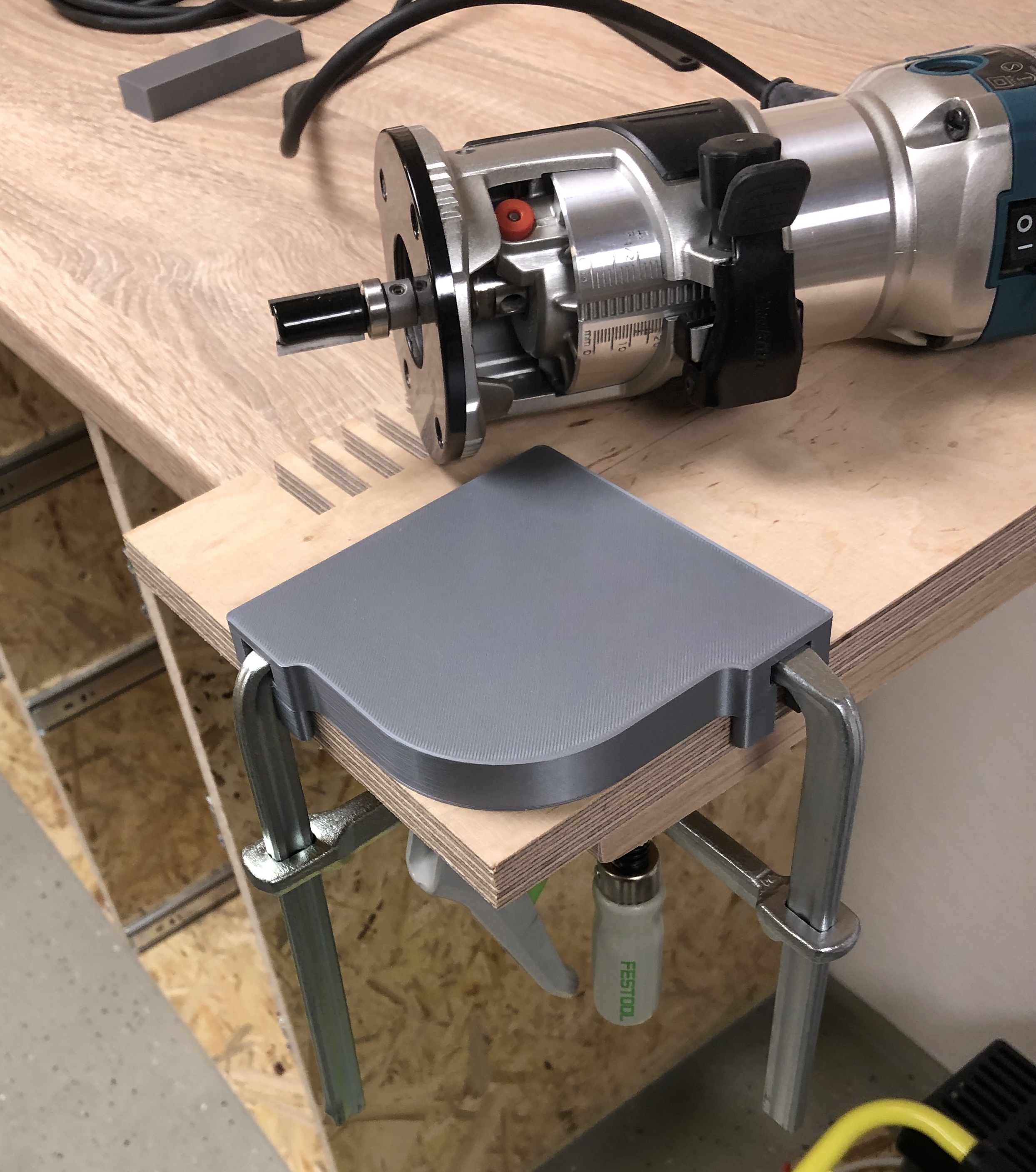 Router Jig Trimming Radius