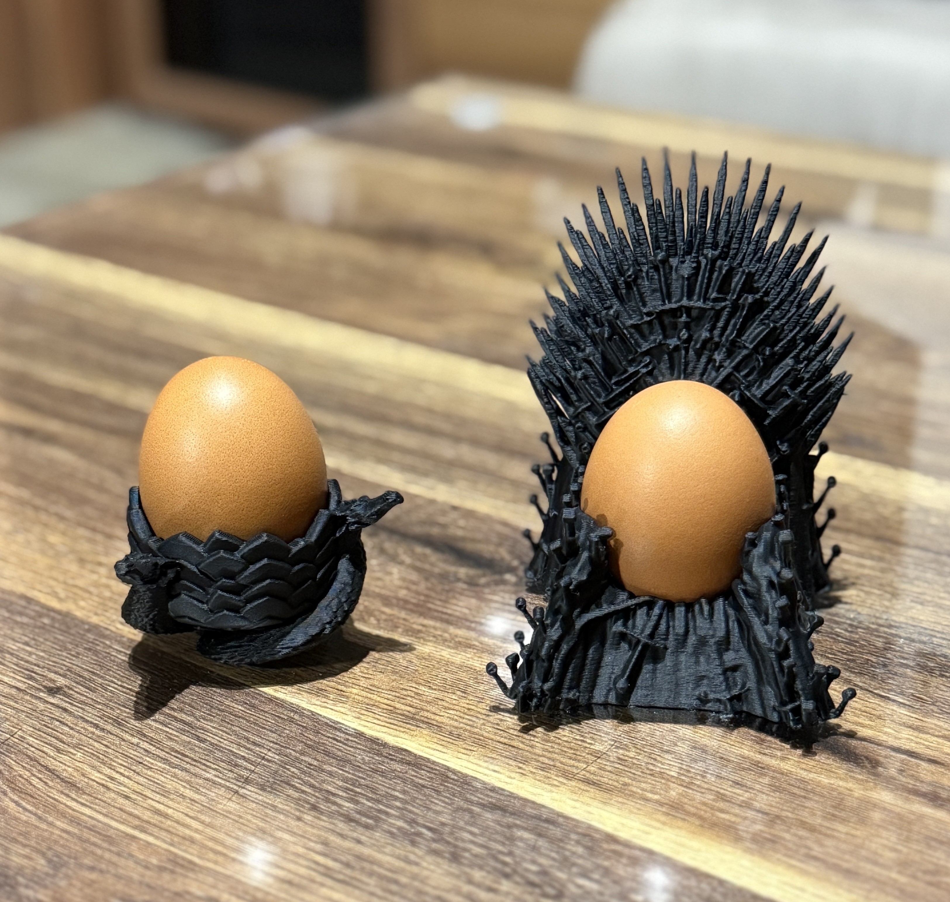 EASTER GAME OF EGG / GAME OF THE EGG / EGG HOLDER